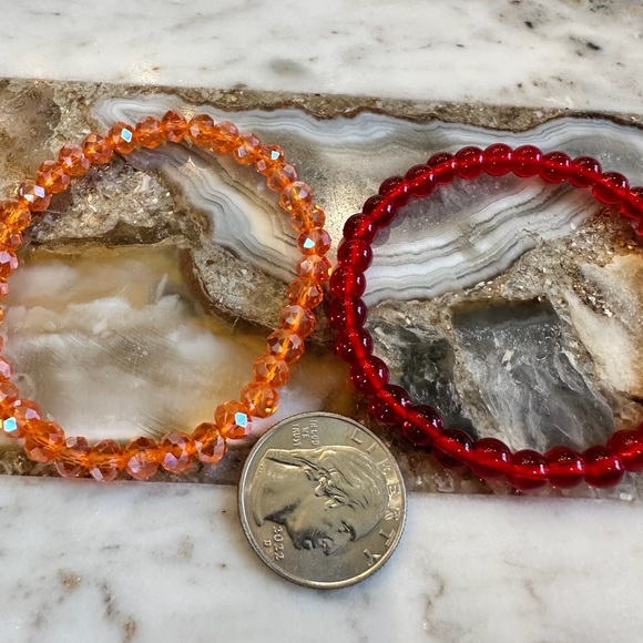 3064 Vibrant Beaded Bracelet Set in Red and Orange - Picture 3 of 5